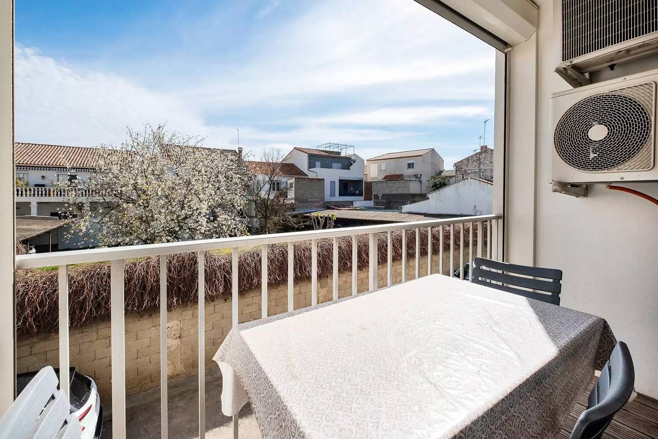 Appartement De Vacances pour 4 Personnes dans Le Grau-du-Roi, Région de Nîmes