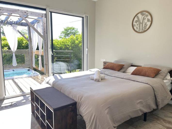 Location de vacances pour 6 personnes, avec jardin et jacuzzi à La Milesse - 2