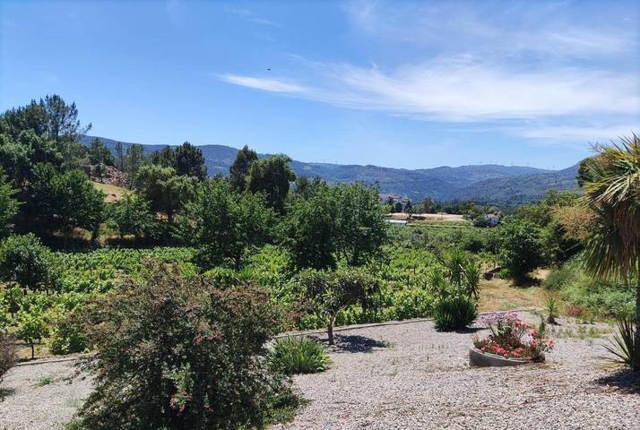Location de vacances pour 4 personnes, avec vue ainsi que jardin et piscine dans Pedraça - 2