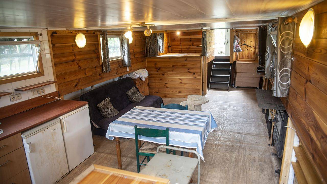 Boot für 2 Personen (35 m²) in Florennes in Florennes, Region Namur