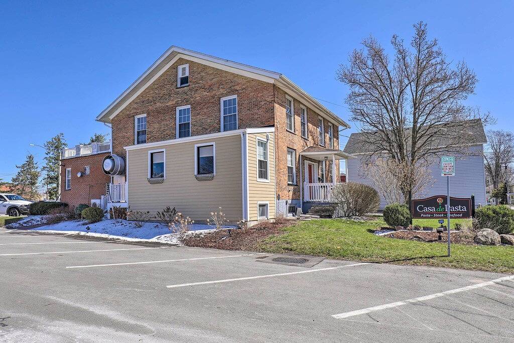 Ganze Wohnung, Downtown Canandaigua Apt: 1 Mi to Lake & Pier! in Canandaigua, Canandaigua Lake