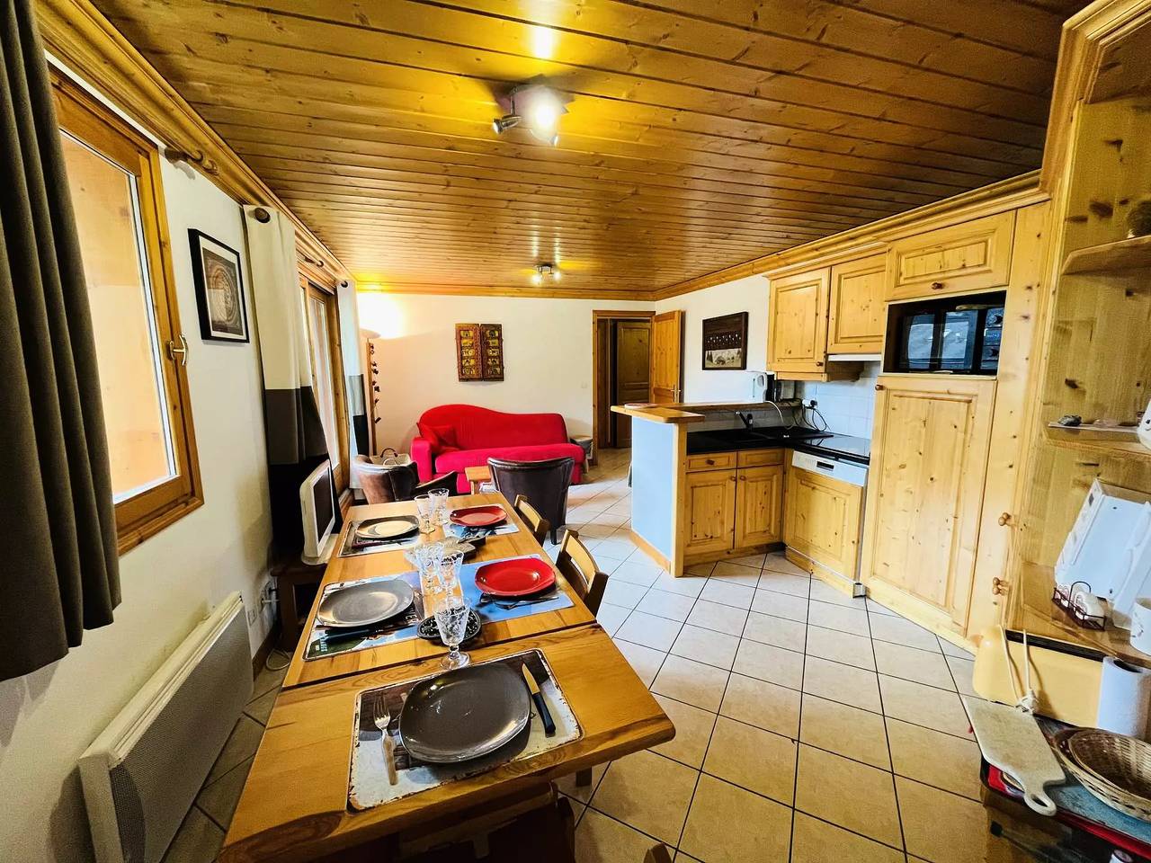 Ganze Wohnung, Ski-in/Ski-out-Wohnung für 4 Personen in Les Allues, Les Trois Vallées