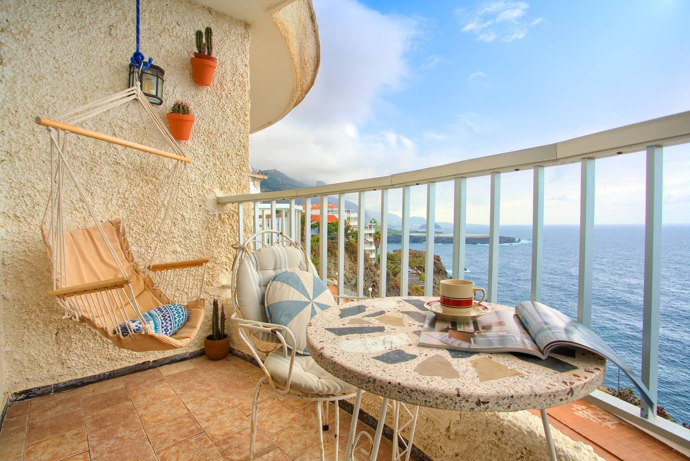 Studio entier, Studio de vacances 'Atlantic Retreat' avec vue sur la mer, piscine partagée et Wi-Fi in San Marcos, Tenerife du Nord