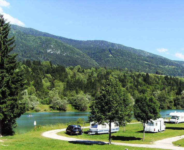 Camping für 5 Personen, mit Terrasse, mit Haustier in Französische Alpen - 2