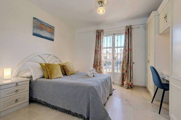 Pueblo de Paloma est une maison de ville de style andalou pittoresque est situé à Calahonda in Urbanizacion Calahonda, Mijas