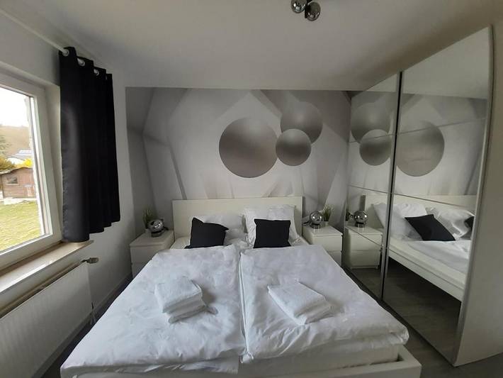 Ferienwohnung für 6 Personen, mit Whirlpool und Terrasse sowie Garten und Pool in Niedenstein - 2