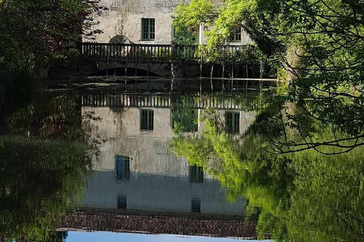 Gîte pour 6 personnes, avec Jacuzzi et Terrasse ainsi que Jardin et Piscine à Pons