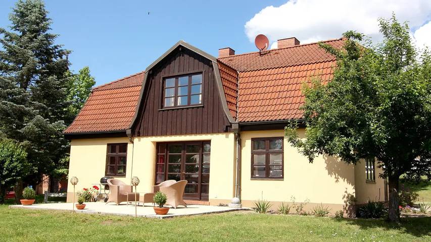 Ferienhaus für 12 Personen, mit Garten und Sauna in Sternberger Seenlandschaft