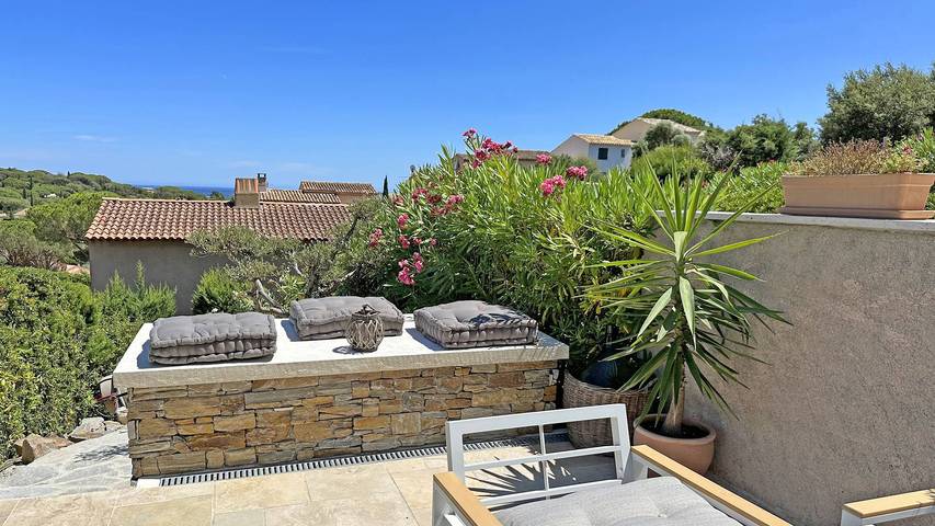 Location de vacances pour 4 personnes, avec piscine ainsi que jardin et terrasse dans Plage De La Croisette Sainte Maxime - 2