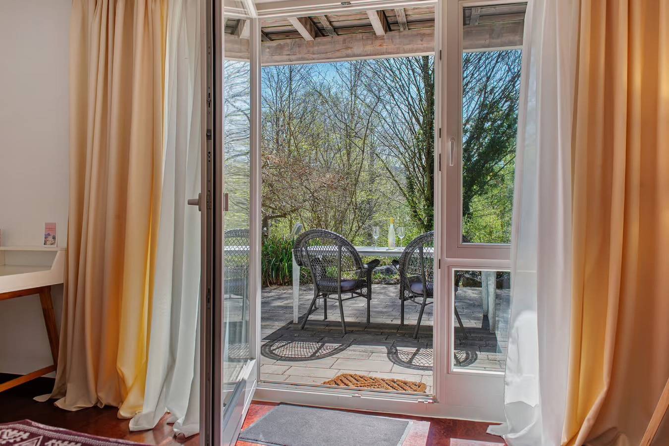 Ganze Wohnung, Apartment 'Mojos Bodenseetraum' mit privater Terrasse, Garten und Wlan in Oberuhldingen, Uhldingen-Mühlhofen