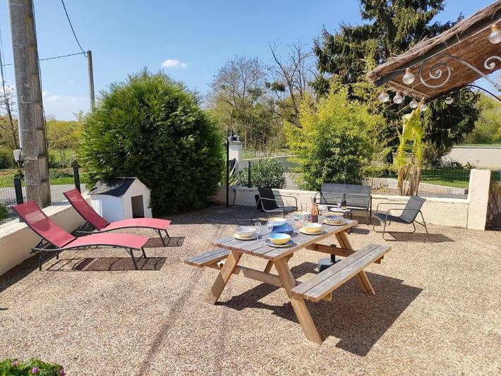 Location de vacances pour 6 personnes, avec jardin dans Lys-Haut-Layon
