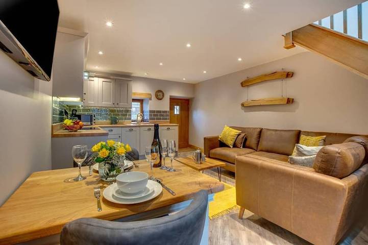 Log cabin for 2 people in Bala