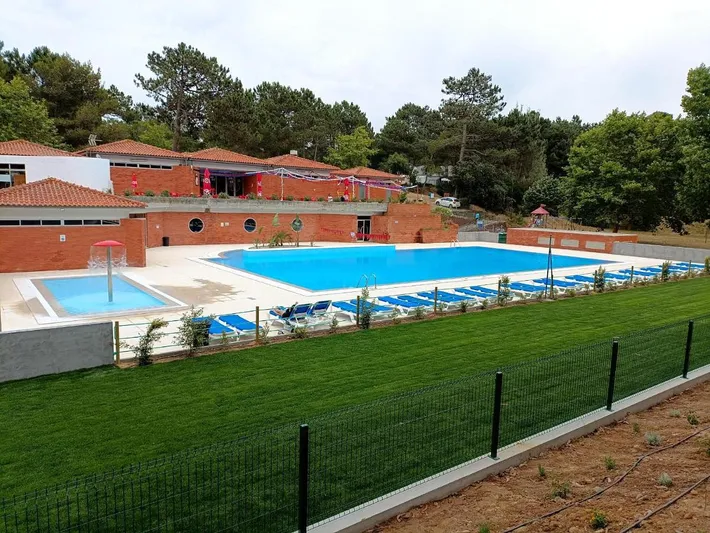 Caravan with shared bathroom in Foz do Arelho, Leiria distrito
