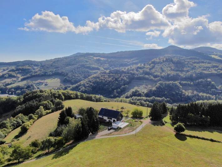 Location de vacances pour 2 personnes, avec jardin ainsi que vue et piscine à Lapoutroie - 3