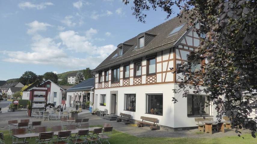 Ferienwohnung für 2 Personen, mit Balkon und Terrasse sowie Garten in Einruhr
