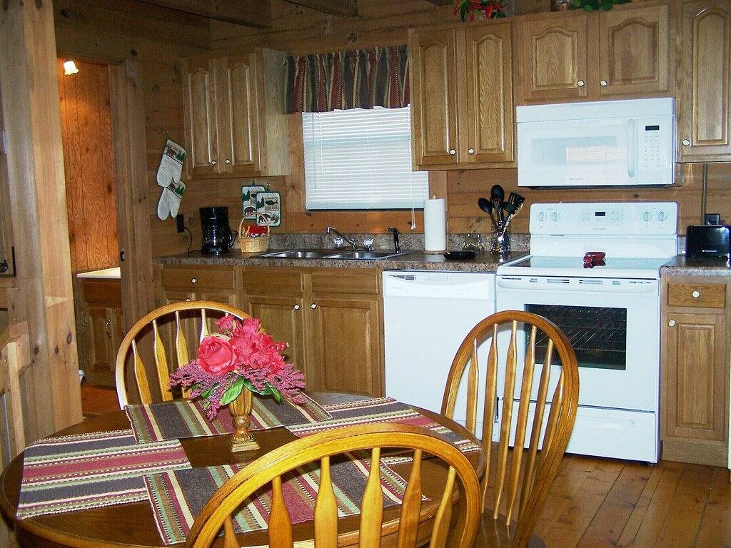 Ruhe und Frieden nur 5 Minuten von Holly Creek Marina auf Dale Hollow Lake! in Dale Hollow Lake