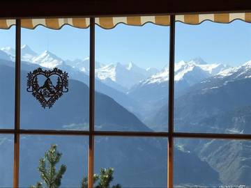 Maison de campagne pour 6 personnes, avec sauna ainsi que vue et jardin, animaux acceptés à Mollens