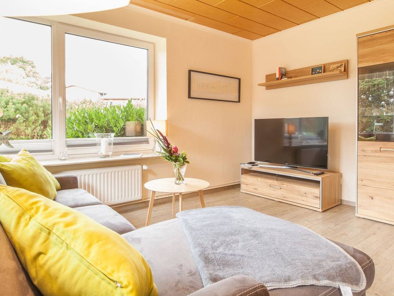 An Diek mit Wallbox in Ekenis, Boren