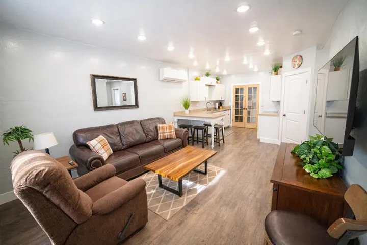 Guesthouse for 4 people, with terrace - 1