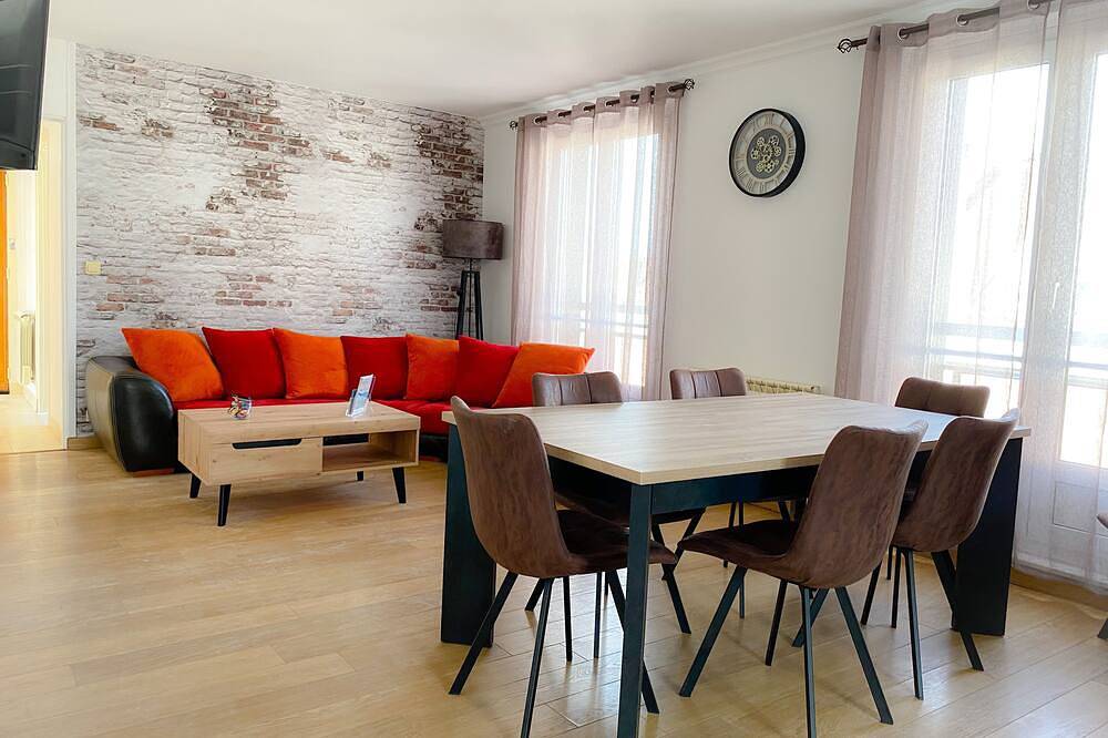 Entire apartment, Apartment-Family-Ensuite-Le Welcome in Calais, Calais region