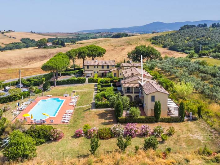 Appartamento per 2 persone, con giardino e piscina, con animali domestici in Castellina Marittima
