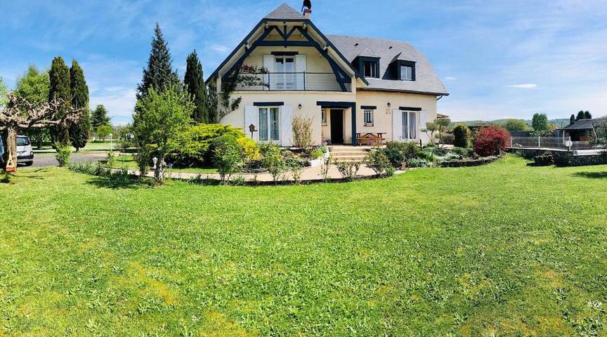 Location de vacances pour 12 personnes, avec vue ainsi que terrasse et piscine à Coarraze - 2