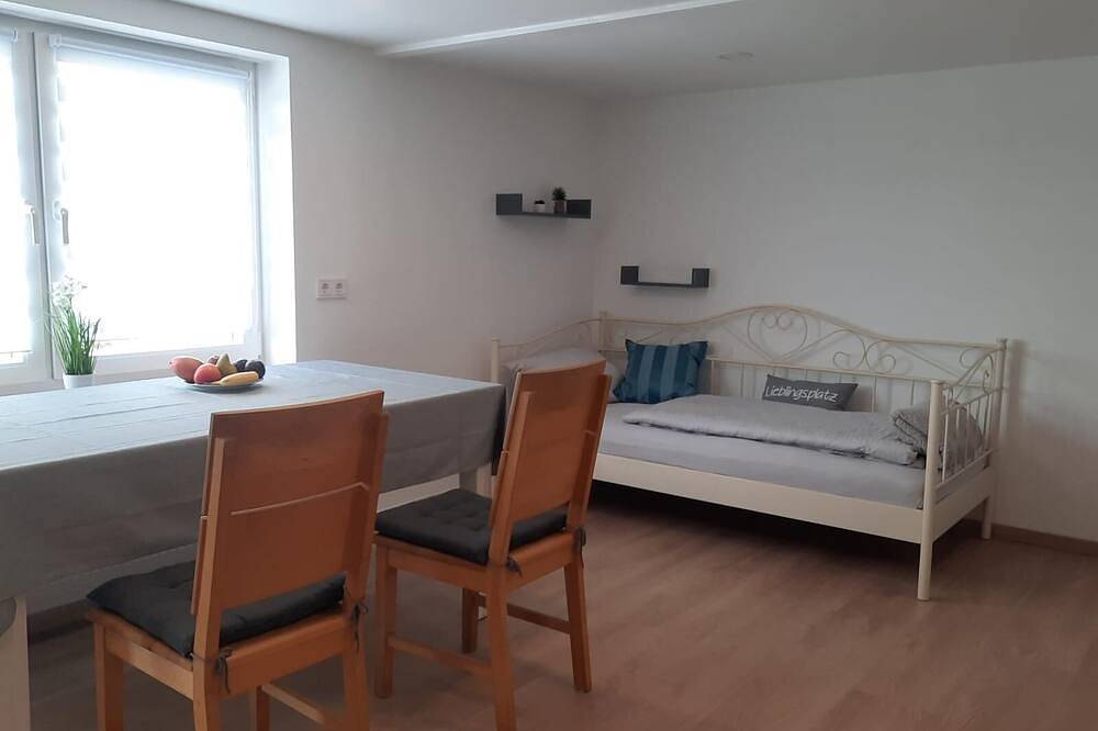Ganze Wohnung, Neu renovierte Ferienwohnung (36qm) mit Wlan in Prackenbach, Ostbayern
