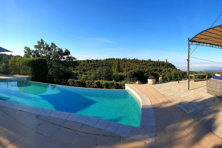 Villa pour 8 personnes, avec jardin et terrasse