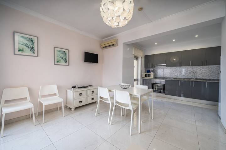 Ferienwohnung für 5 Personen, mit Garten und Kinderpool sowie Balkon in Portimão - 4