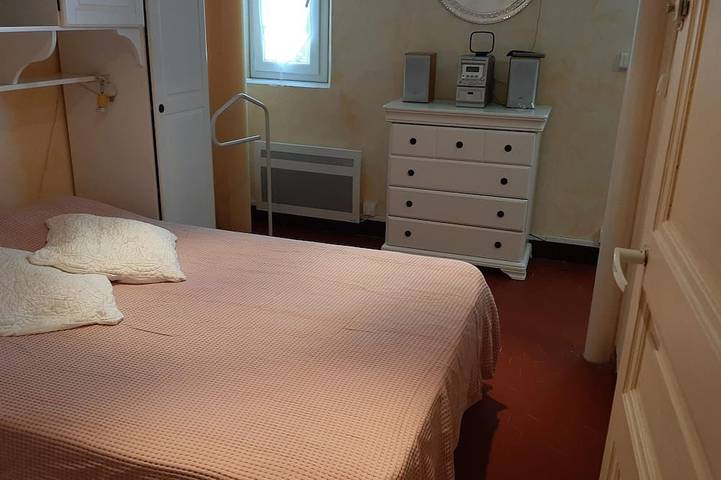 Gîte pour 5 personnes, avec jardin dans Plage de Saint-Cyr sur Mer Les Lecques - 2