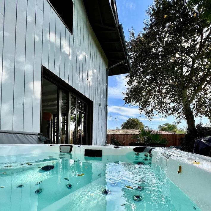 Location de vacances pour 8 personnes, avec jacuzzi ainsi que piscine et jardin dans Cazaux - 2