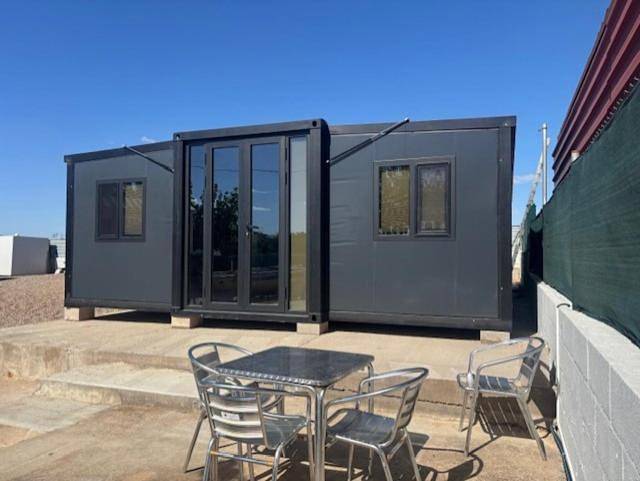 Hôtel pour 6 personnes, avec vue ainsi que vue sur le lac et terrasse, animaux acceptés à Caspe - 2