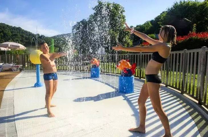 Chalet pour 4 personnes, avec terrasse et piscine dans l' Aveyron - 2