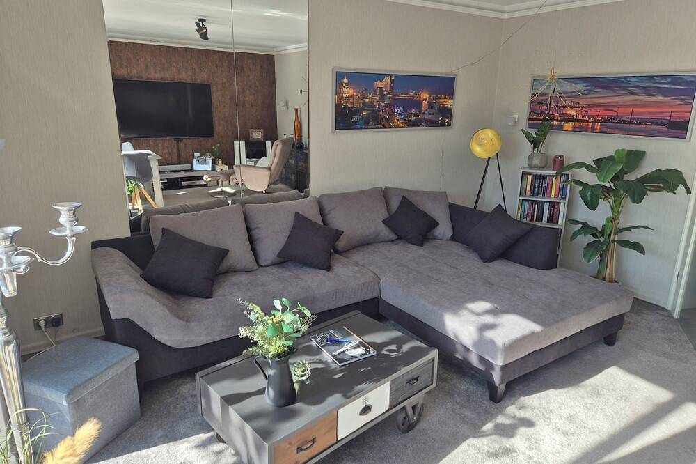 Ganze Wohnung, Ruhige & moderne Oase mit Pool, Outdoor-Whirlpool, Kamin, Wallbox, Klima in Tespe, Landkreis Harburg