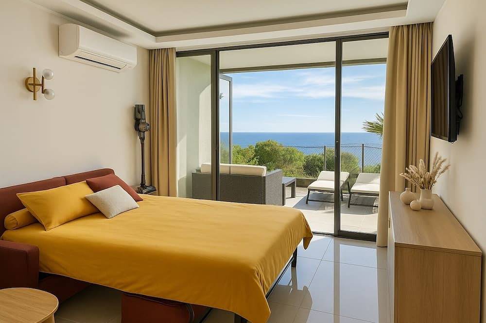 Ganze Wohnung, Luxury apartment Ac sea view 5min to Monaco ! Overflowing swimming pool in Cap-d'Ail, Nizza und Umgebung
