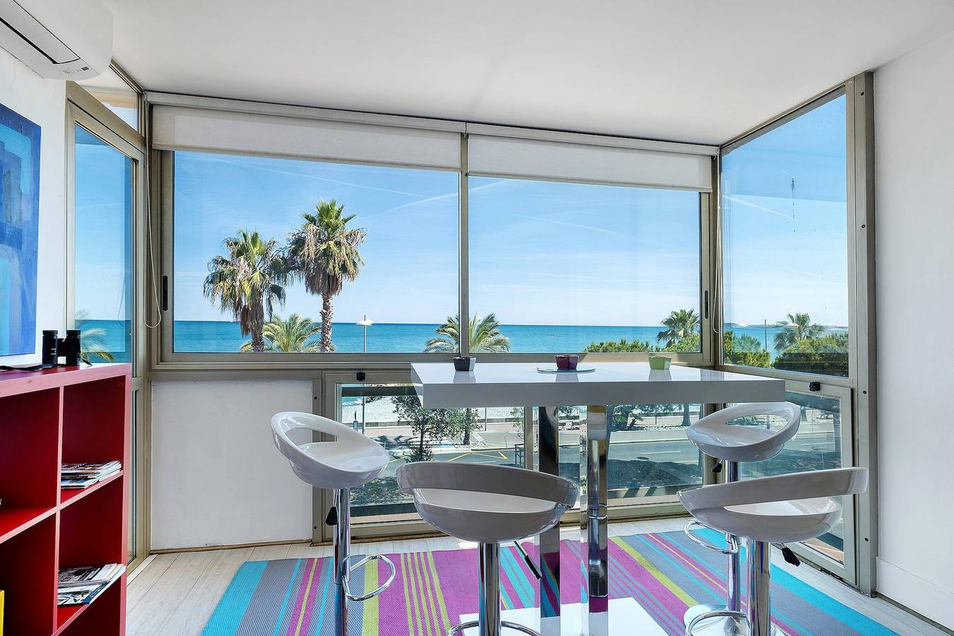 Appartement entier, Appartement 'T3 Front de Mer' avec vue sur la mer, Wi-Fi et climatisation in Cagnes-sur-Mer, Côte méditerranéenne (France)