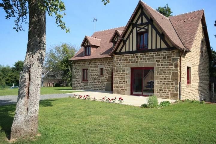 Gîte pour 9 personnes, avec Terrasse et Jardin