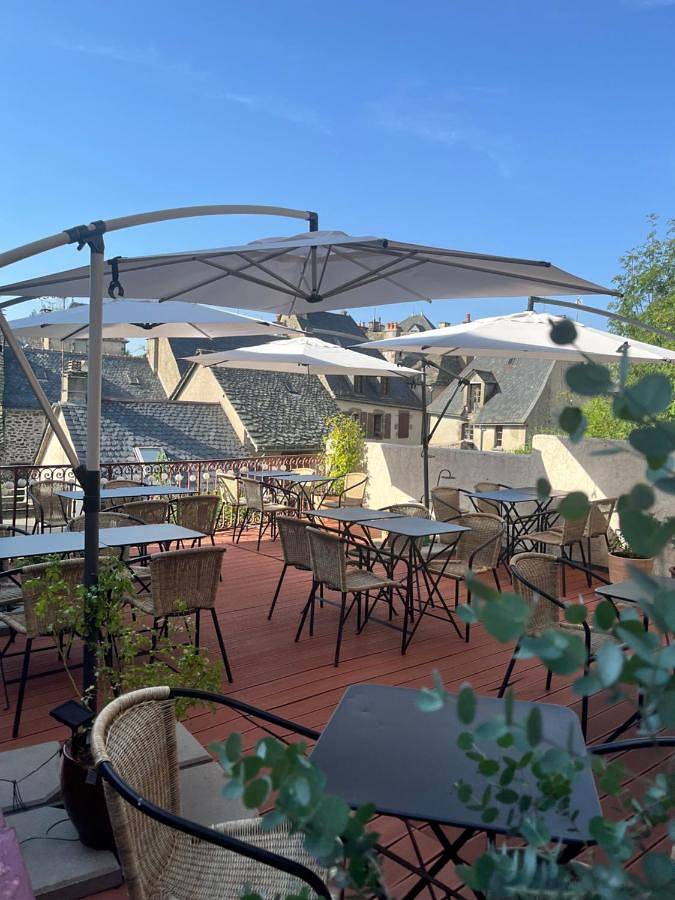 Hôtel Restaurant Le Beffroi in Salers (Cantal), Parc naturel régional des Volcans d'Auvergne