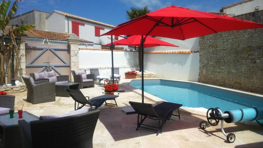 Hôtel pour 2 personnes, avec Terrasse et Jardin ainsi que Piscine et Vue à La Brée-les-Bains