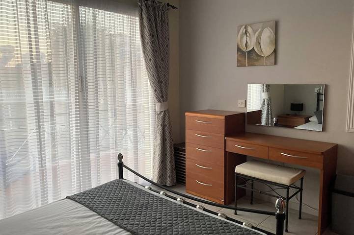 Two Bedroom Semi-detached House With Private Pool, A/c, Wifi in Kato Paphos in Paphos, Südzypern