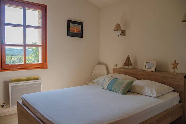 Location de vacances pour 6 personnes, avec jardin et terrasse à Saint-Michel-l'Observatoire - 2