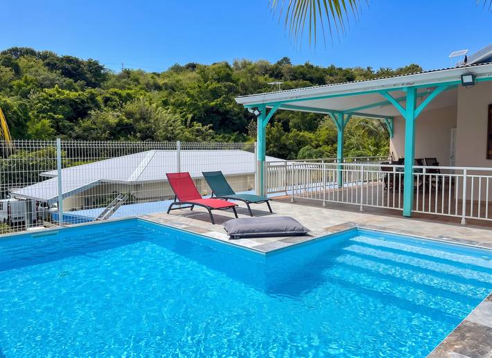 Villa pour 10 personnes, avec piscine ainsi que terrasse et balcon/terrasse - 1