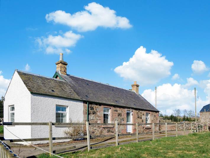 Cottage for 4 people, with garden - 1