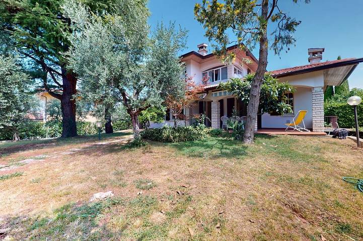 Villa für 6 Personen, mit Balkon und Garten in Sirmione