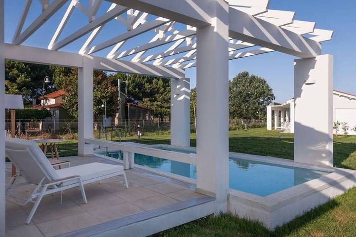 Bungalow für 4 Personen, mit Pool und Garten auf den Peloponnes
