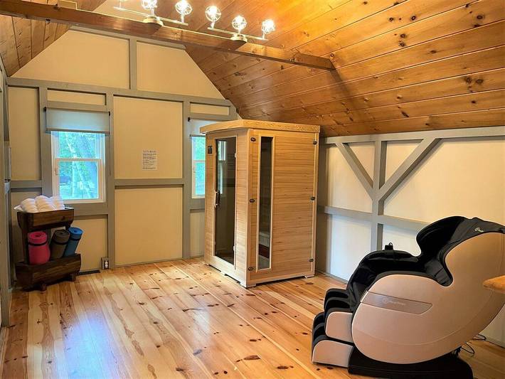 Vacation rental for 16 people, with hot tub and sauna as well as terrace in Conway