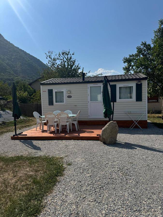 Two-Bedroom House in Rochebrune, Région de Gap