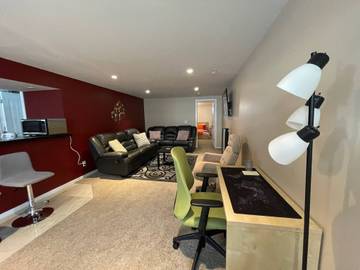 Vacation Rental for 5 Guests in Edmonton, Alberta, Picture 3