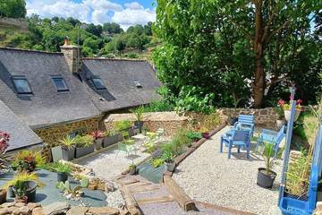 Cottage pour 2 personnes, avec jardin à Lanvallay