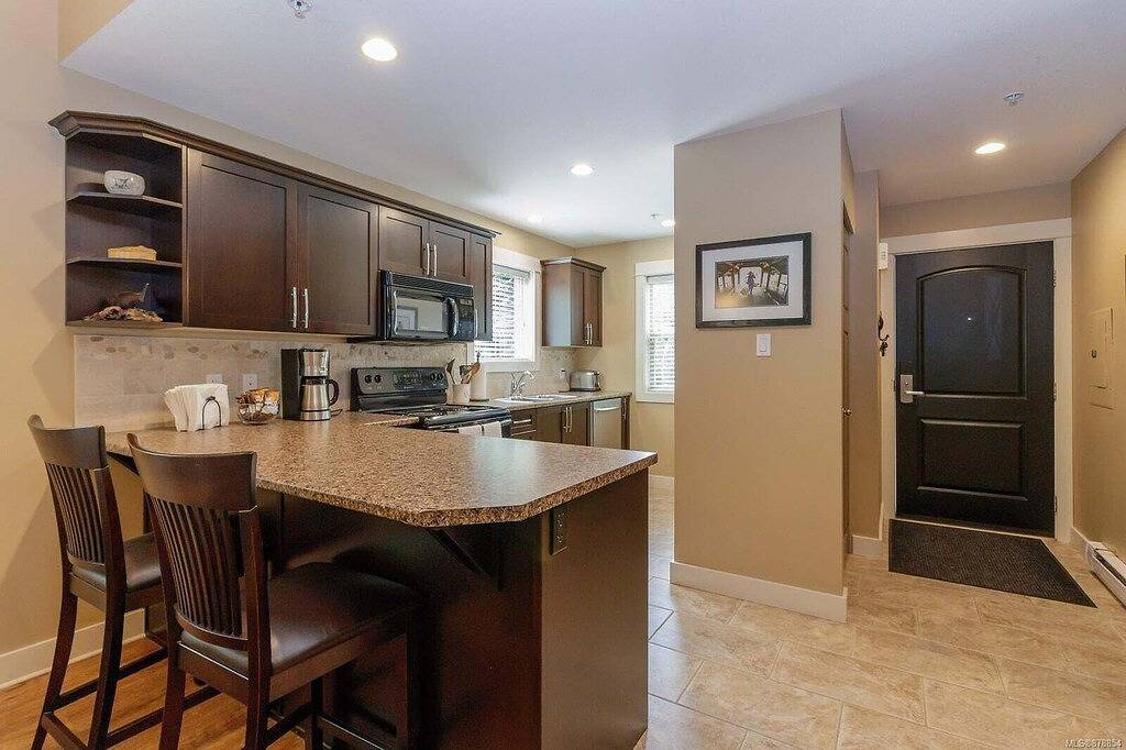 Peaceful, immaculate and fully equipped! in Parksville, Regional District of Nanaimo